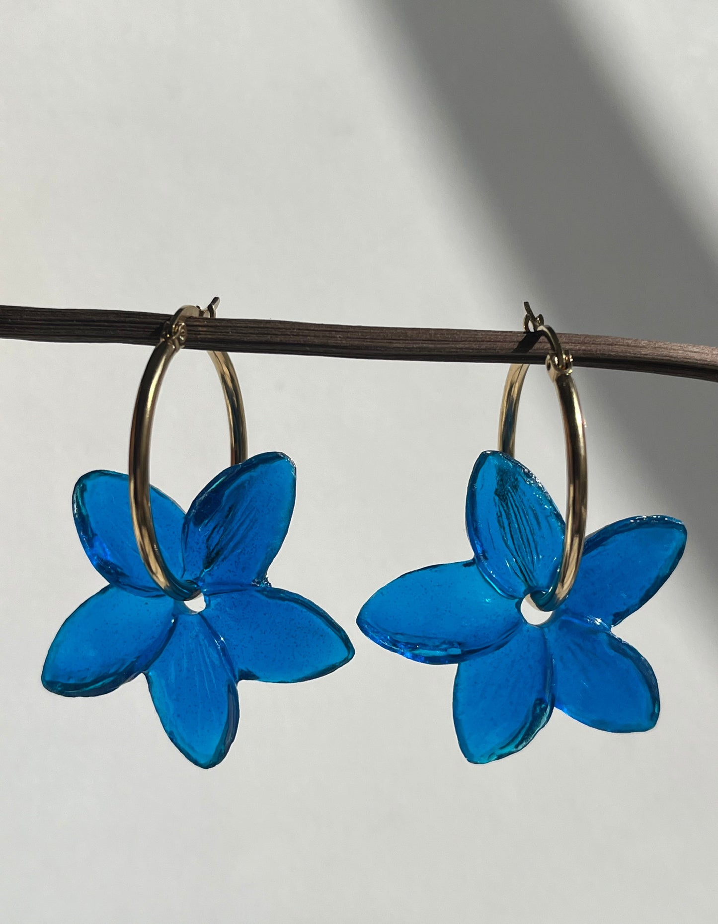 Pendientes de aro dorado Jazmín mediano