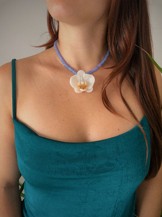 Collar cuentas Orquídea Blanca