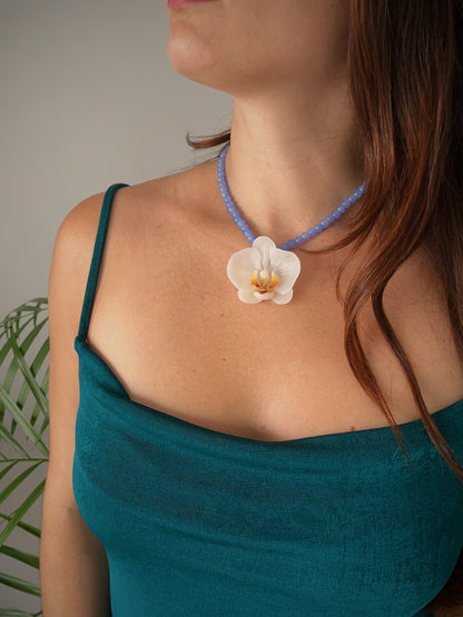 Collar cuentas Orquídea Blanca