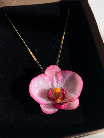 Collar cadena dorada con ORQUÍDEA