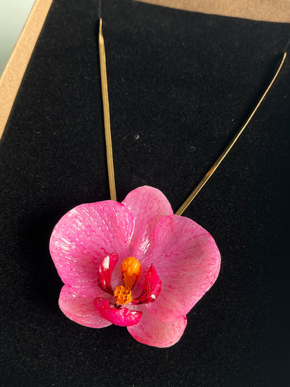 Collar cadena dorada con ORQUÍDEA