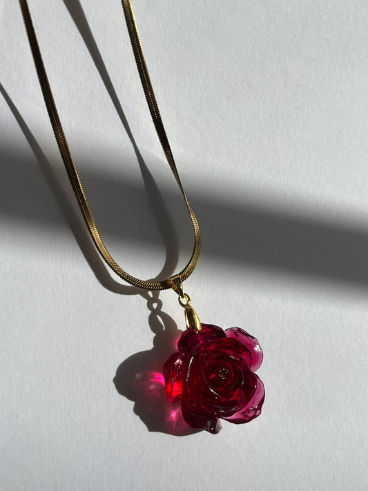 Collar cadena dorada ROSA PEQUEÑA