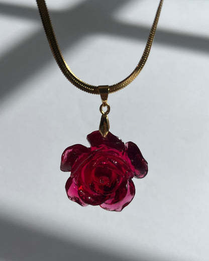 Collar cadena dorada ROSA PEQUEÑA