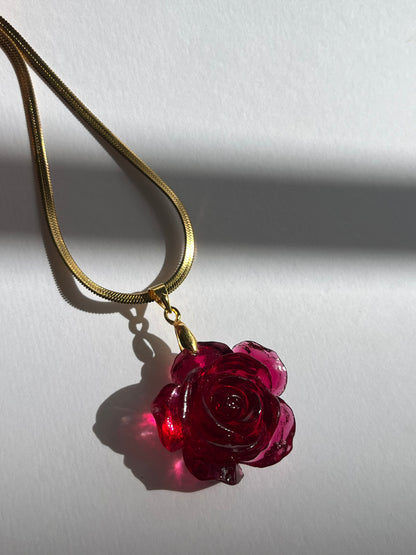 Collar cadena dorada ROSA PEQUEÑA