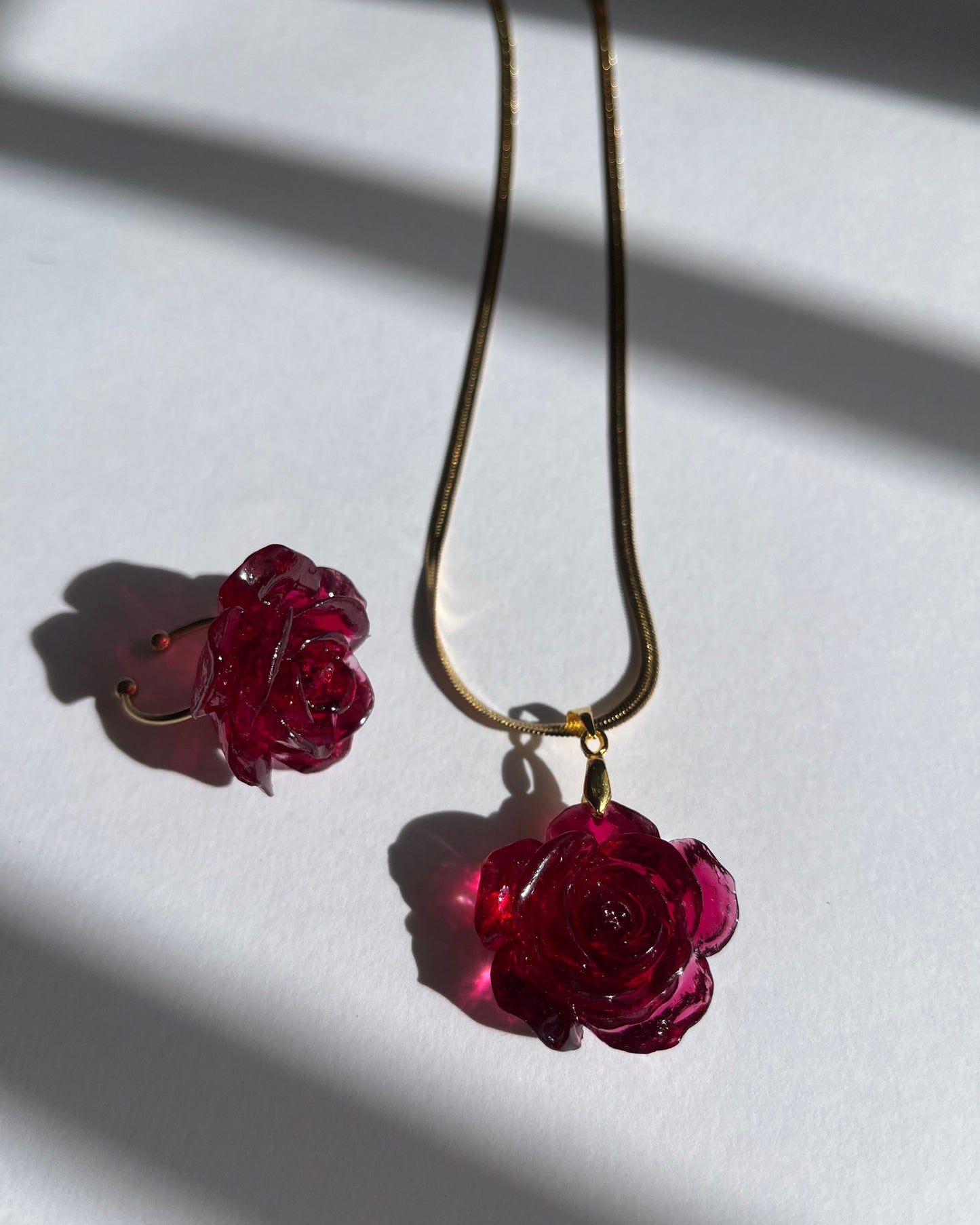 Collar cadena dorada ROSA PEQUEÑA