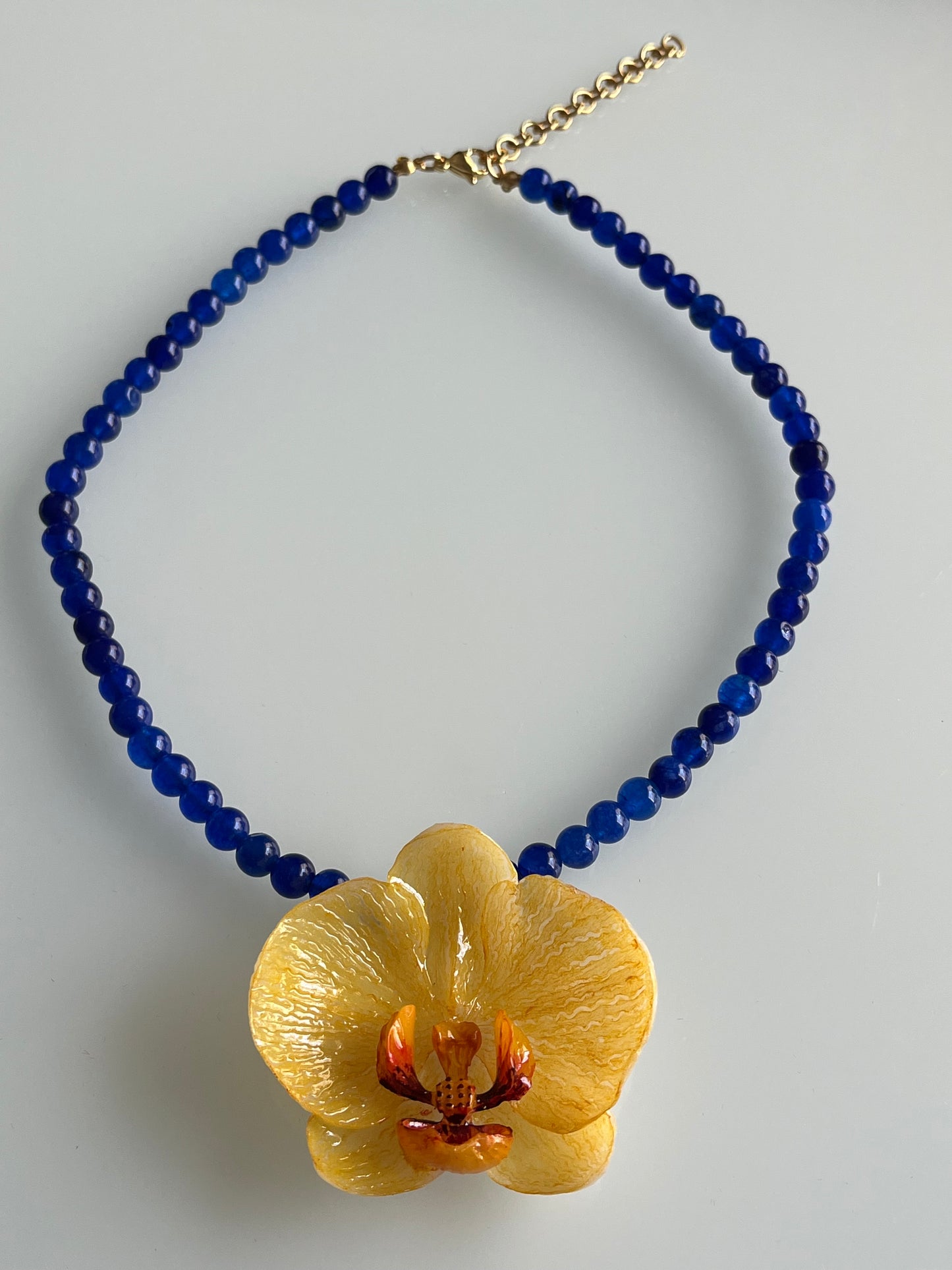 Collar cuentas ORQUÍDEA AMARILLA