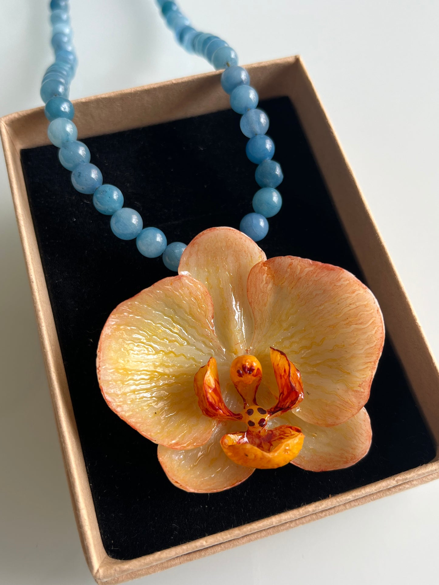 Collar cuentas Orquídea Amarilla