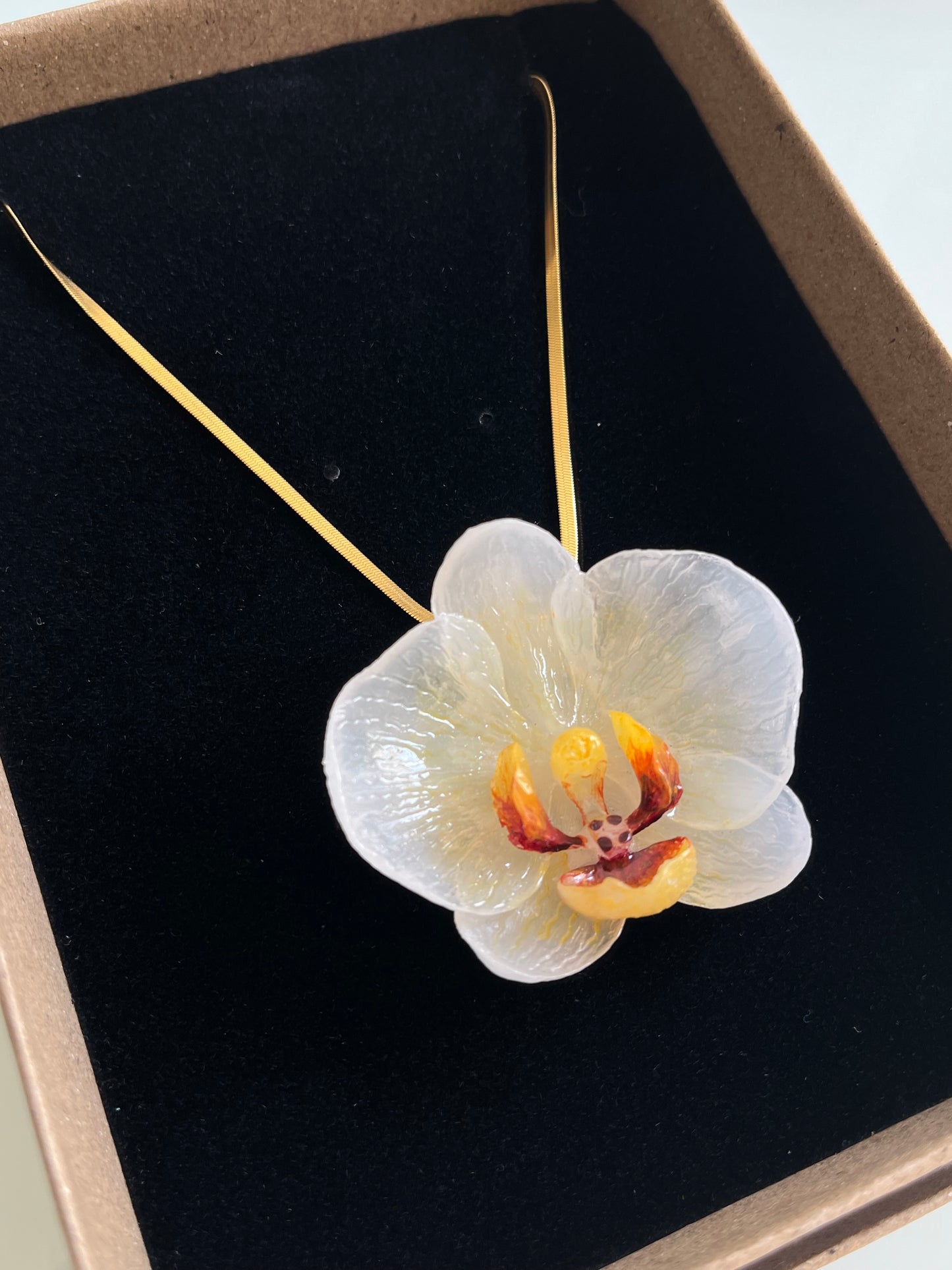 Collar cadena Orquídea Amarilla