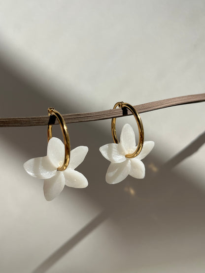 Pendientes de aro dorado Jazmín pequeño