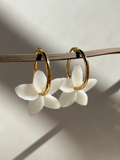 Pendientes de aro dorado Jazmín pequeño