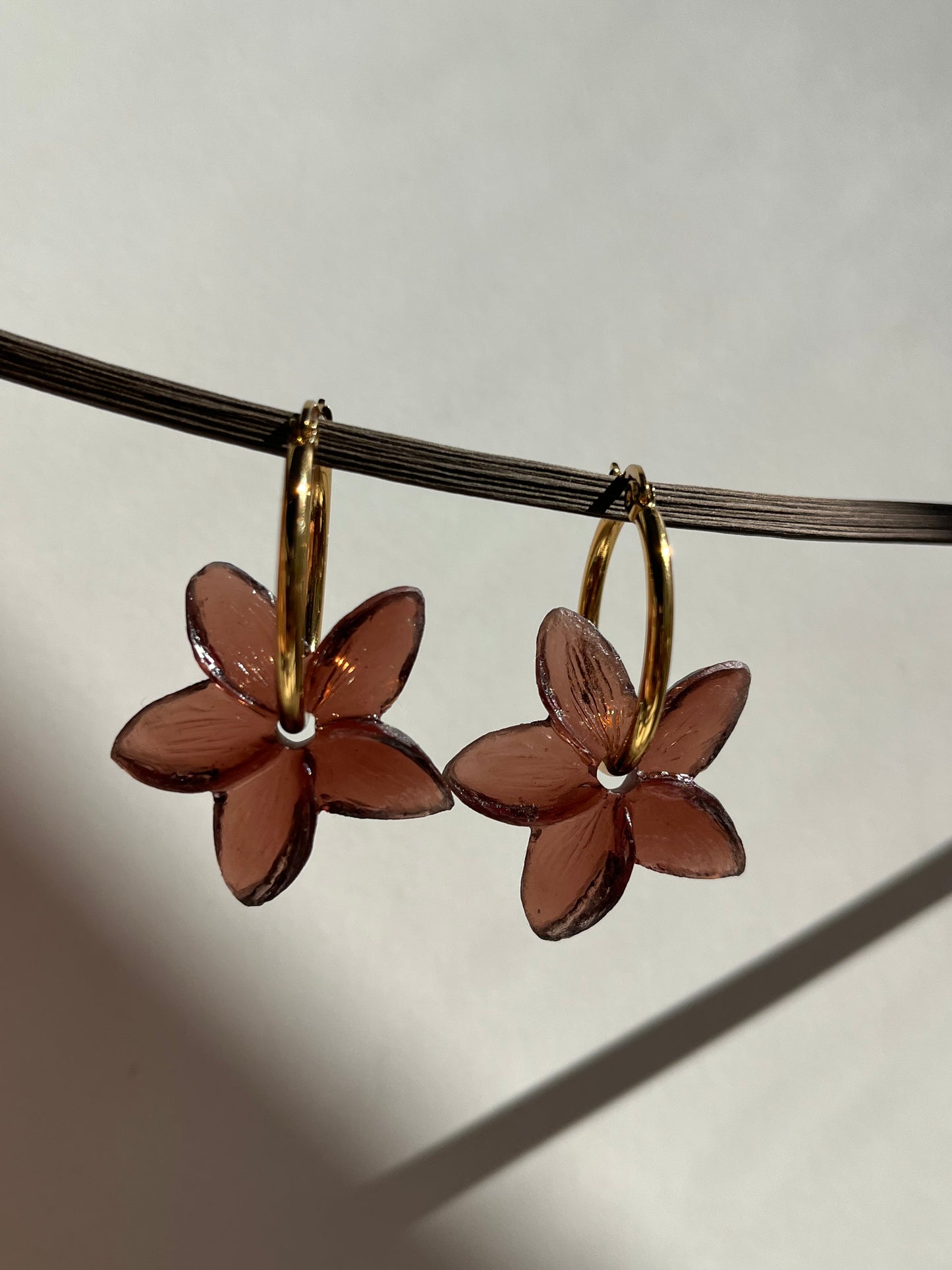 Pendientes de aro dorado Jazmín pequeño