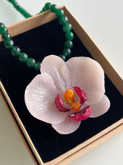 Collar cuentas Orquídea Blanca