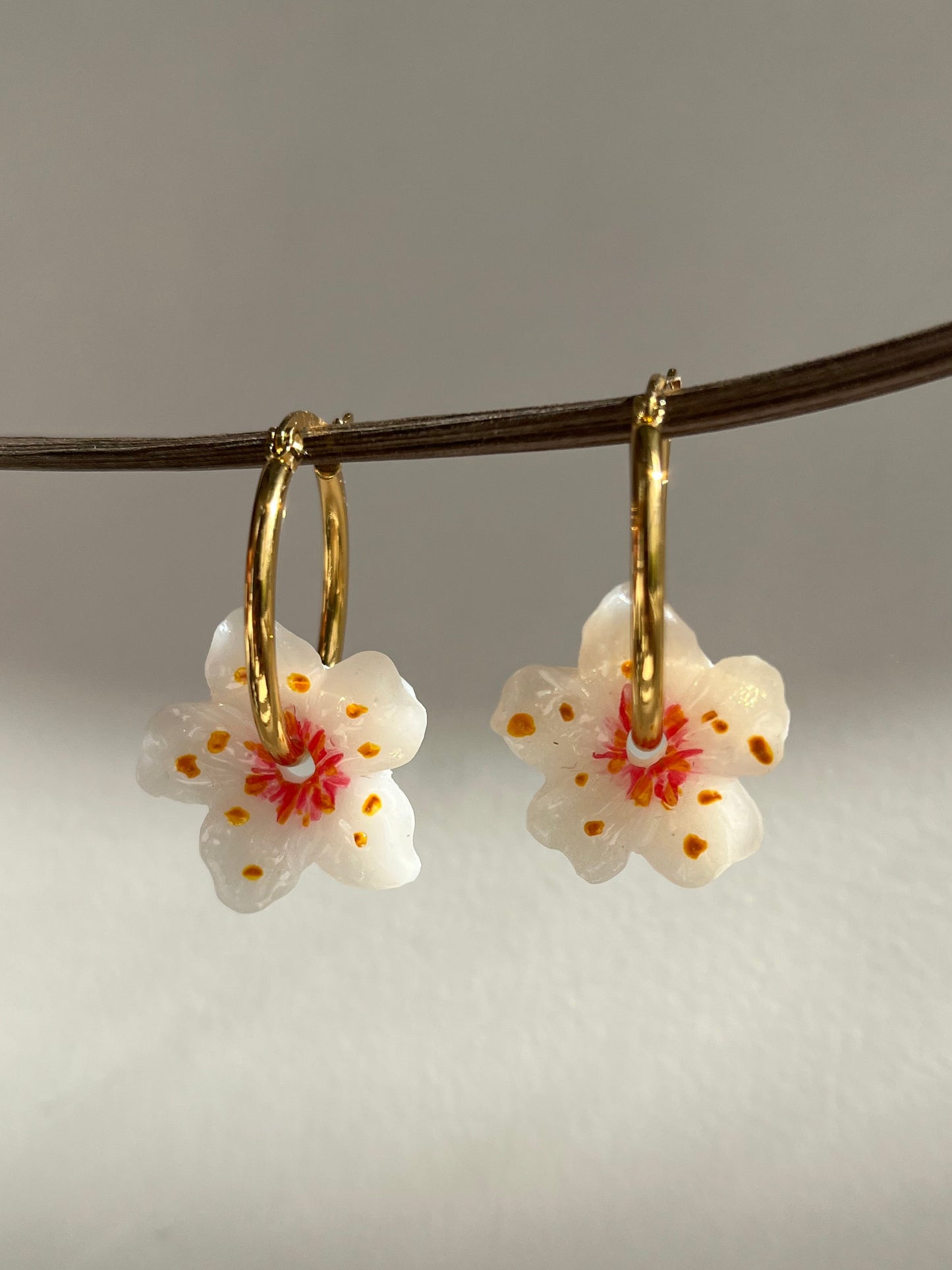 Pendientes de aro Sakura pequeño