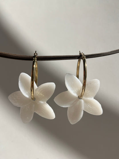 Pendientes de aro dorado Jazmín mediano