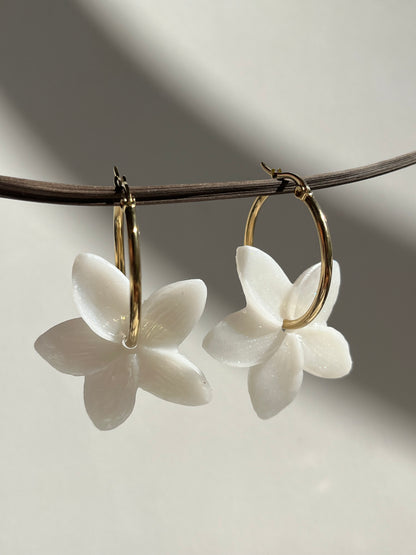 Pendientes de aro dorado Jazmín mediano