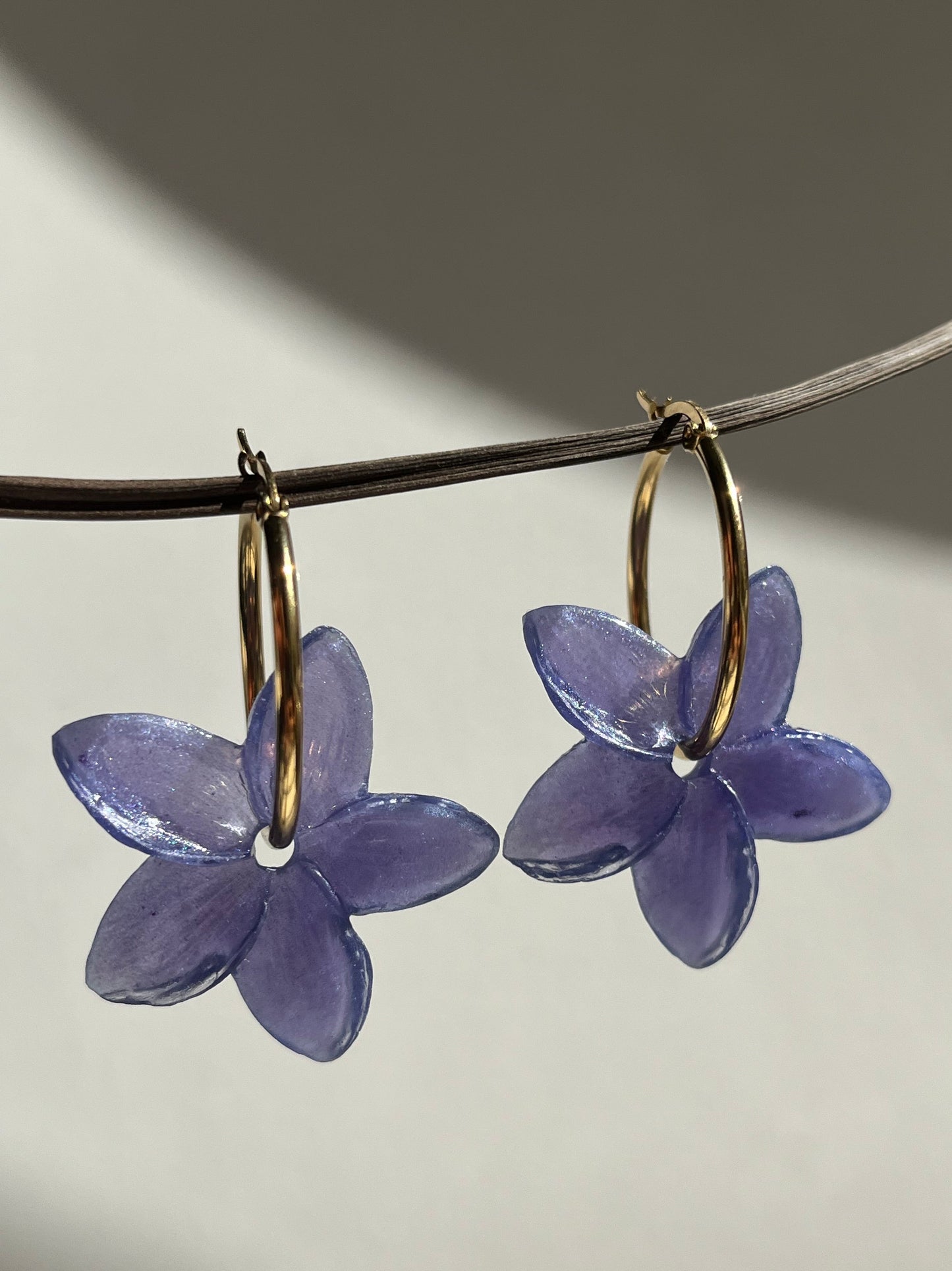 Pendientes de aro dorado Jazmín mediano