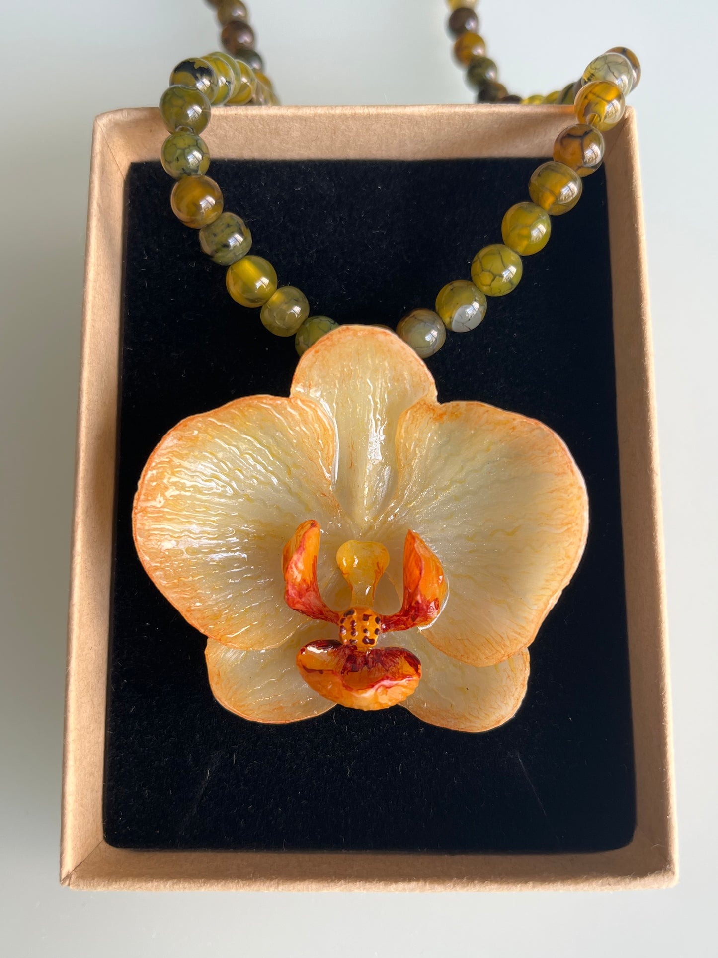 Collar cuentas Orquídea Amarilla