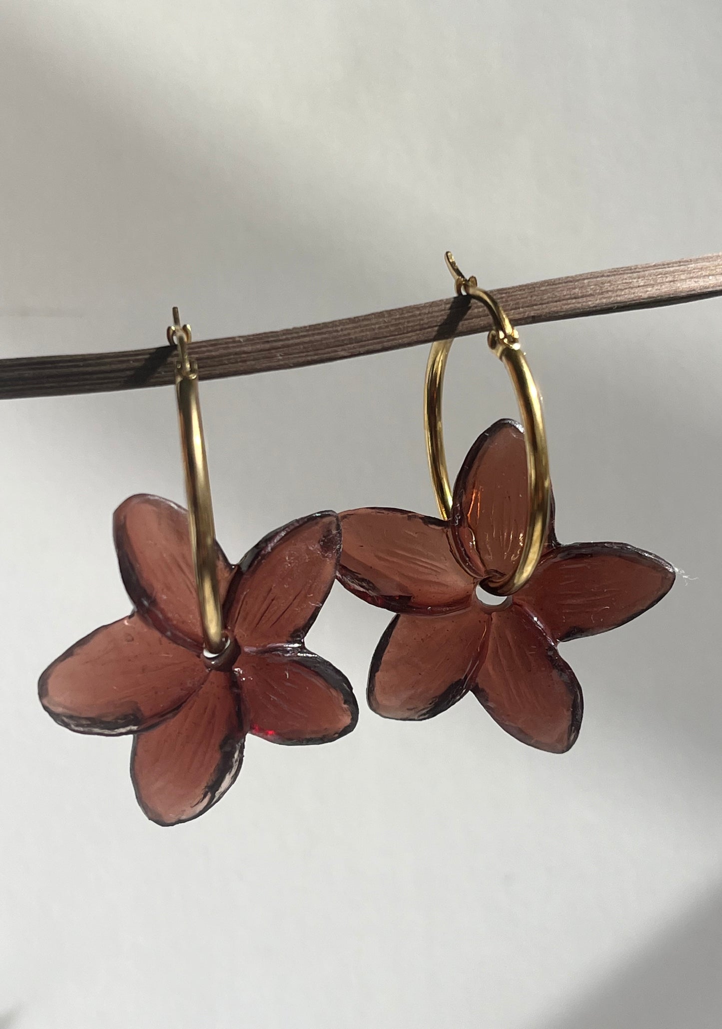 Pendientes de aro dorado Jazmín mediano