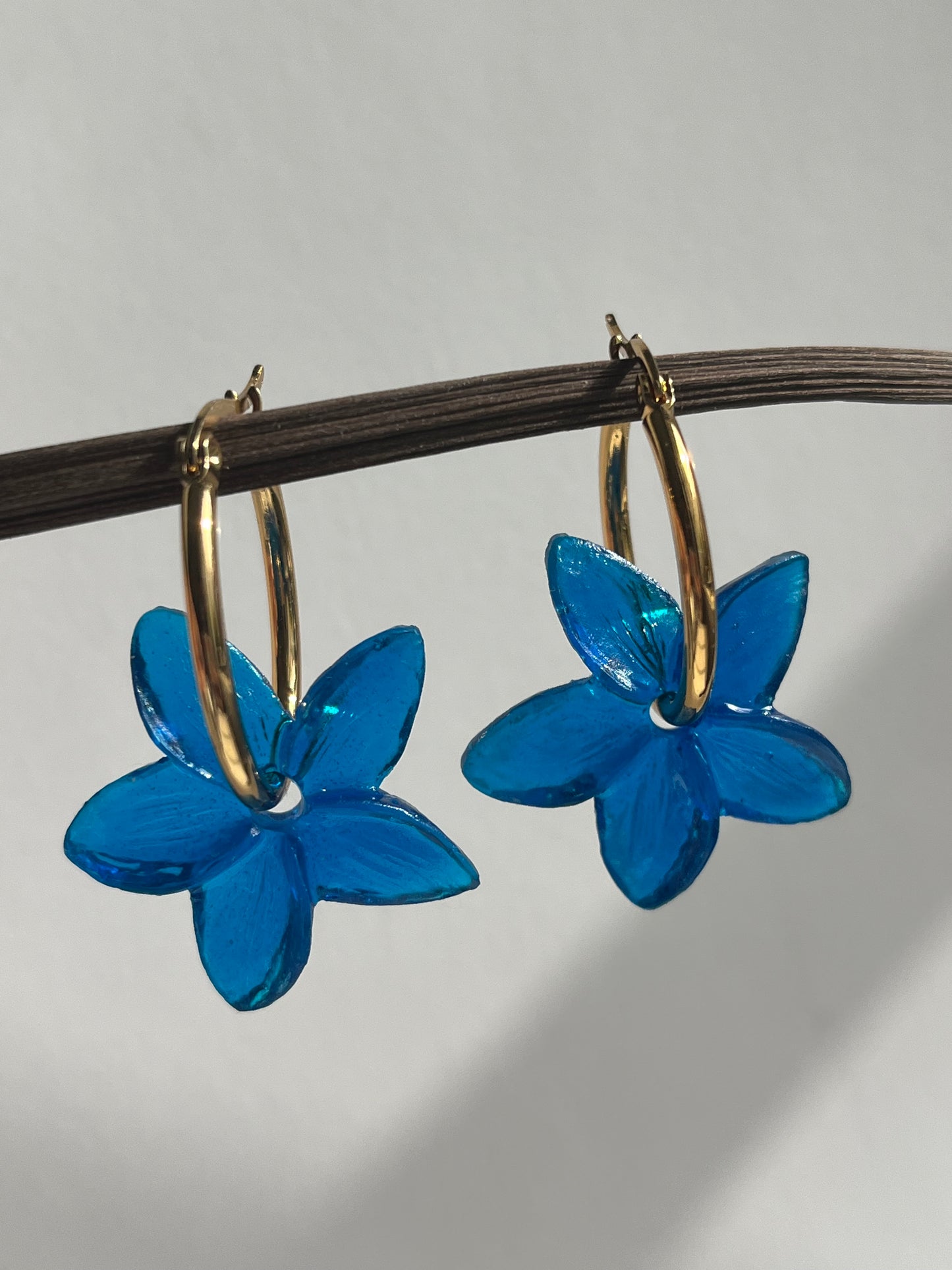 Pendientes de aro dorado Jazmín pequeño