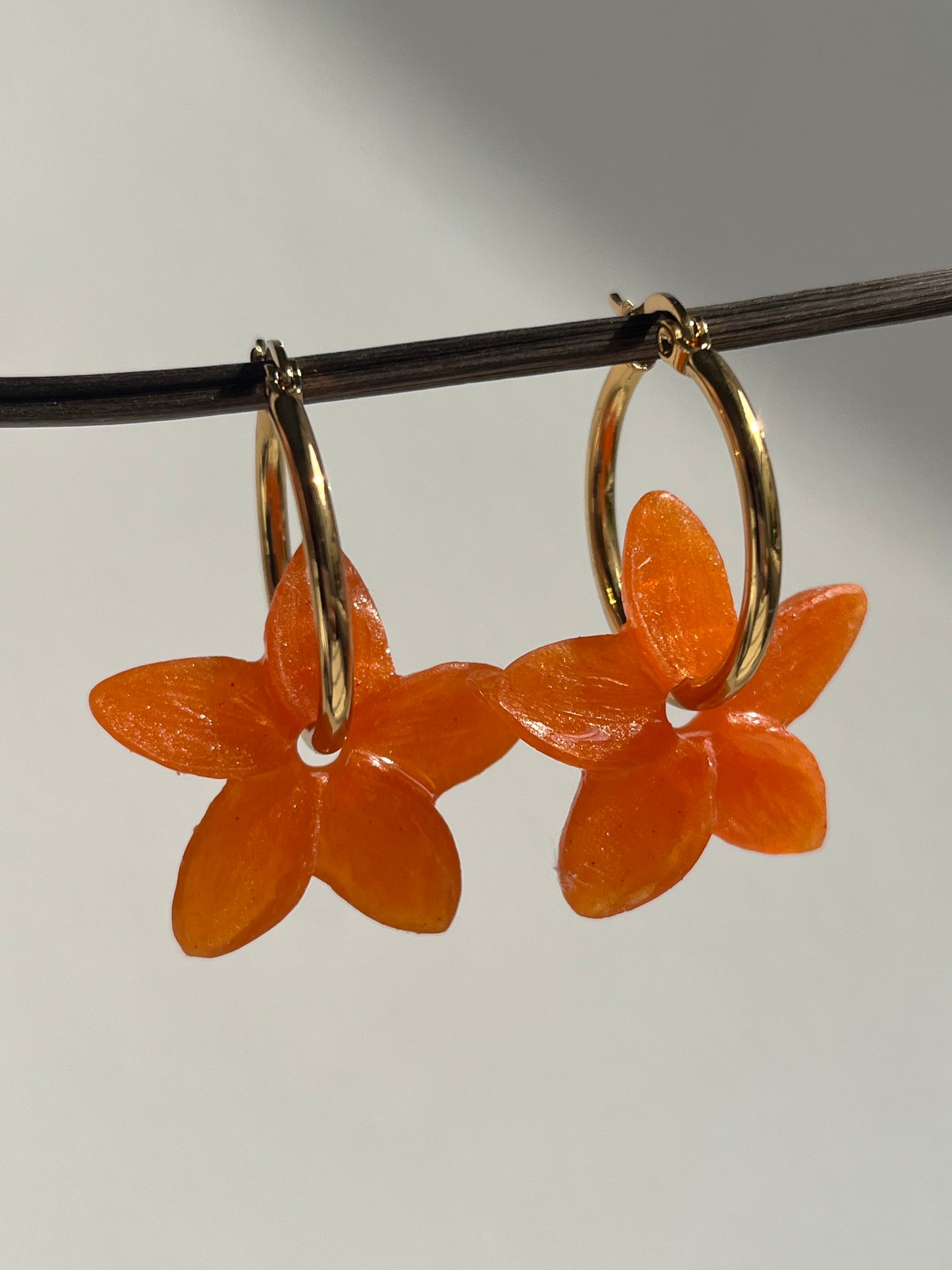 Pendientes de aro dorado Jazmín pequeño